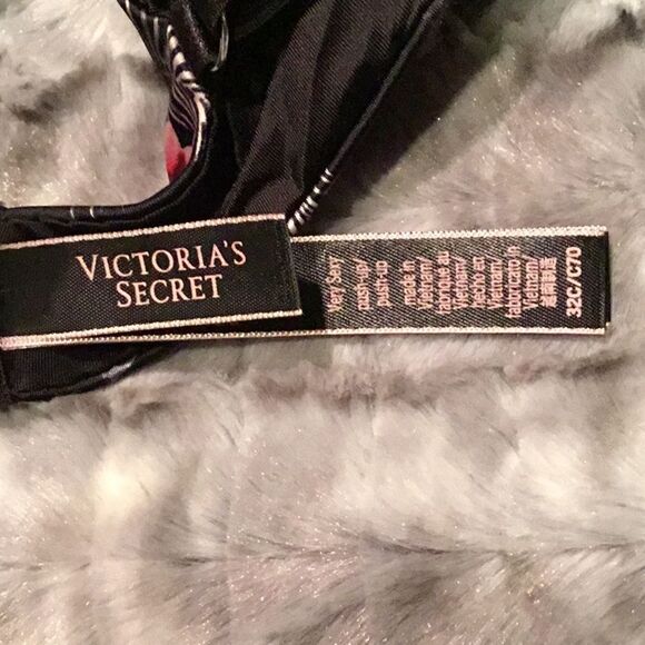 Victoria Secret Bra - Picture 2 of 2